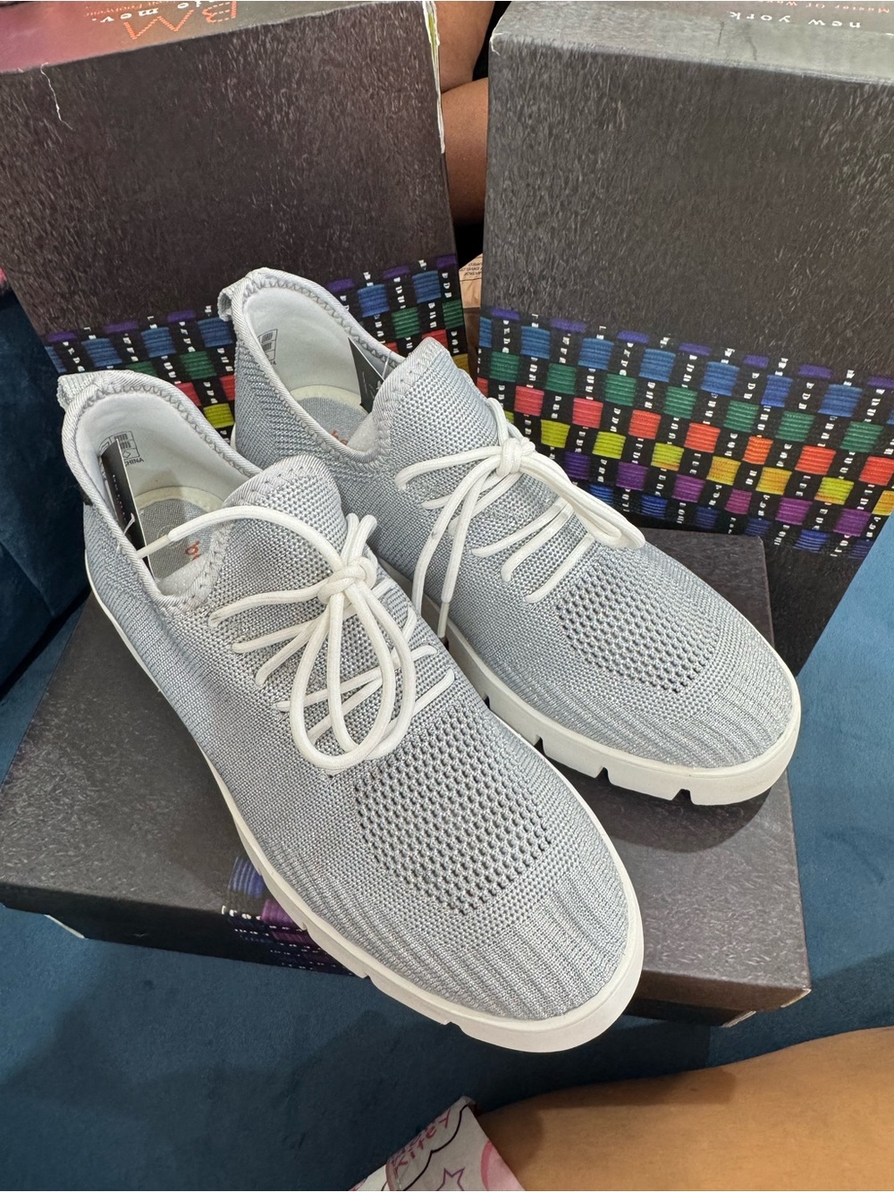 Bernie Mev Women’s Sz 7Light Gray Knit Lace-Up Sneakers - Picture 5 of 7